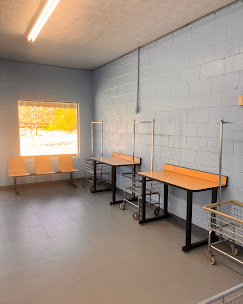 Folding tables